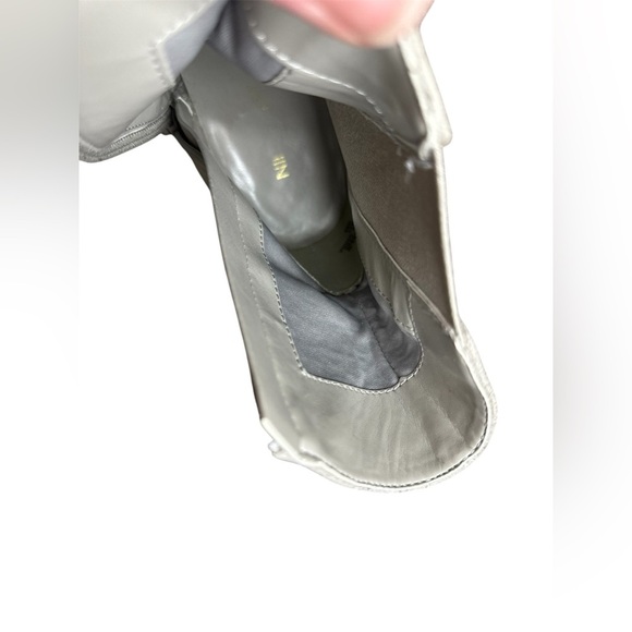 Nine West Tan Suede Chunky Heel Booties - Size 9.5 - Picture 9 of 9